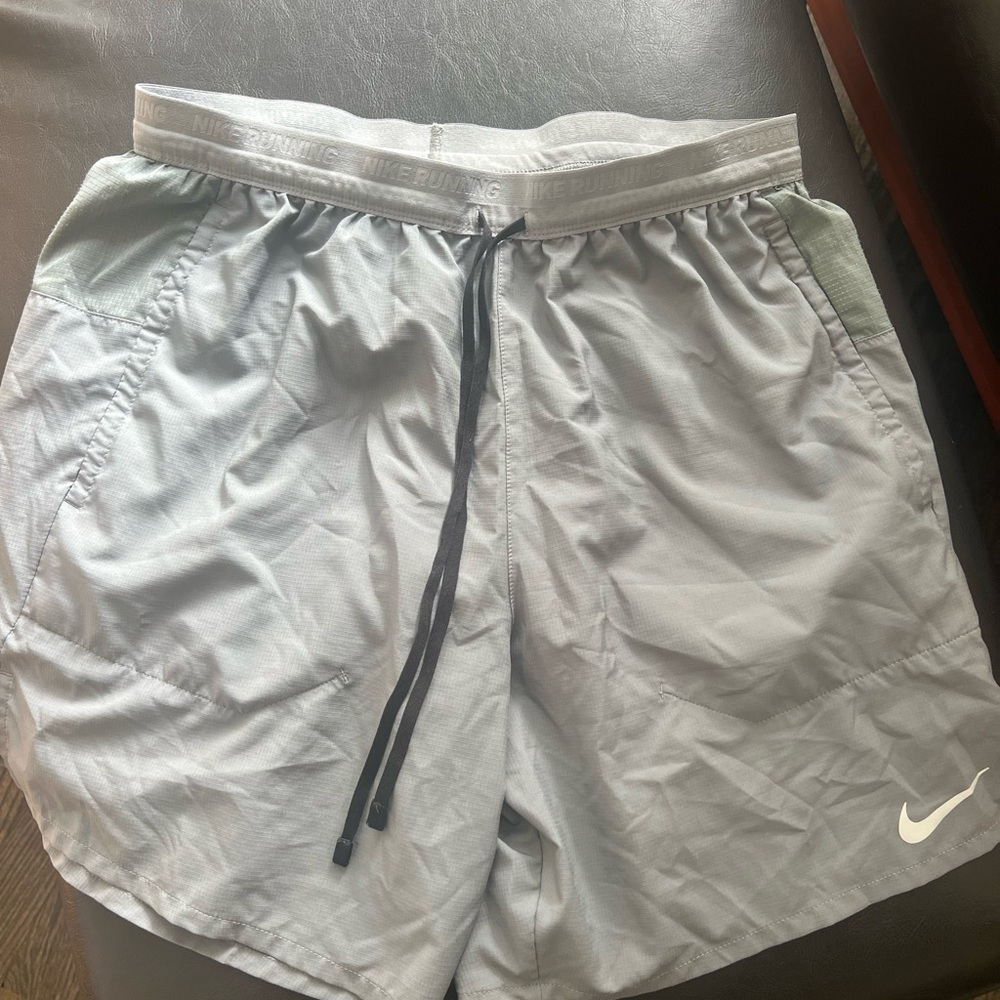 Nike Gray Athletic Shorts Lightweight Moisture-Wicking - Picture 1 of 3